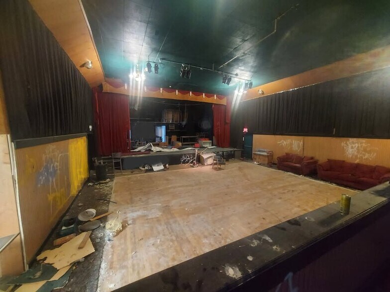 More Photos Of 141 N Main St, Smithfield General Retail For Lease