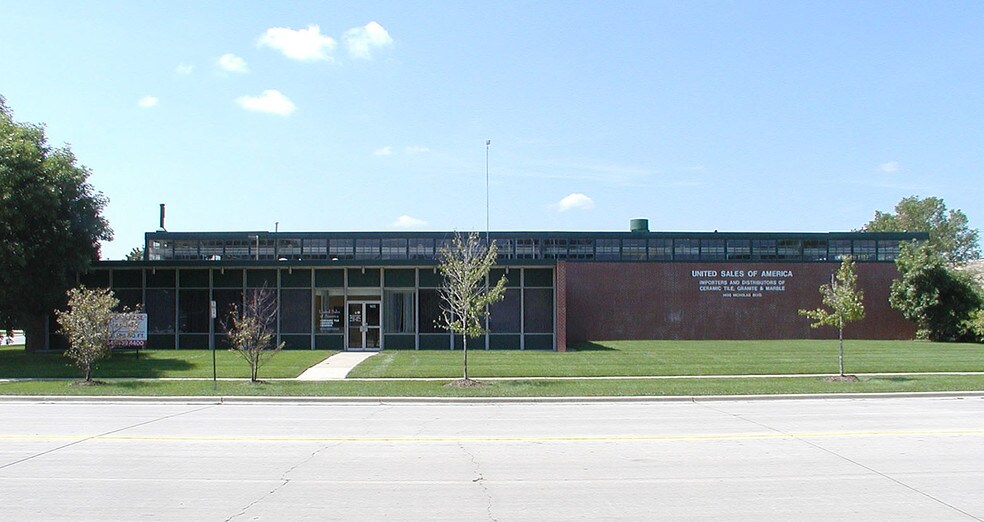 More Photos Of 1400 Nicholas Blvd, Elk Grove Village Warehouse For Lease