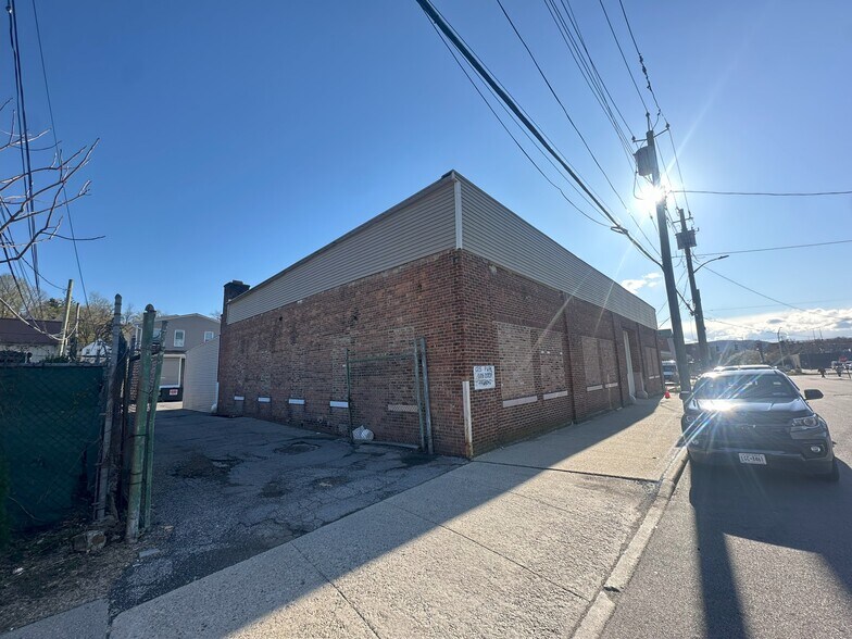 More Photos Of 1215 Park St, Peekskill Warehouse For Lease