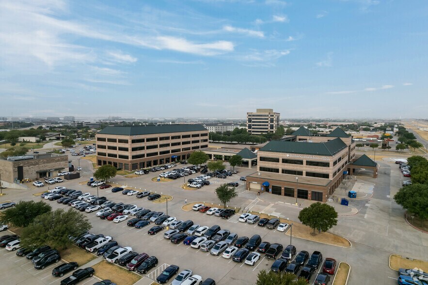 More Photos Of 400 W LBJ Fwy, Irving Office For Sale
