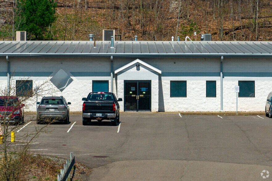 More Photos Of 1239 Campville Rd, Endicott Manufacturing For Sale