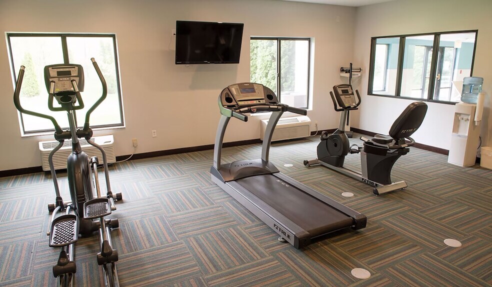 More Photos Of 58364 In-19, Elkhart Hotel For Sale