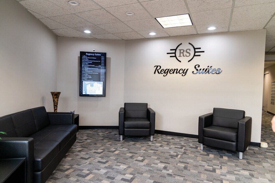 More Photos Of 13975 Manchester Rd, Manchester Medical For Lease