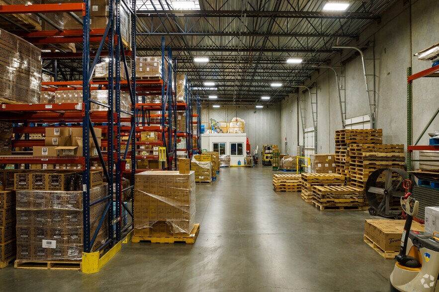 More Photos Of 1617 Scottsdale Dr, Cedar Park Warehouse For Lease