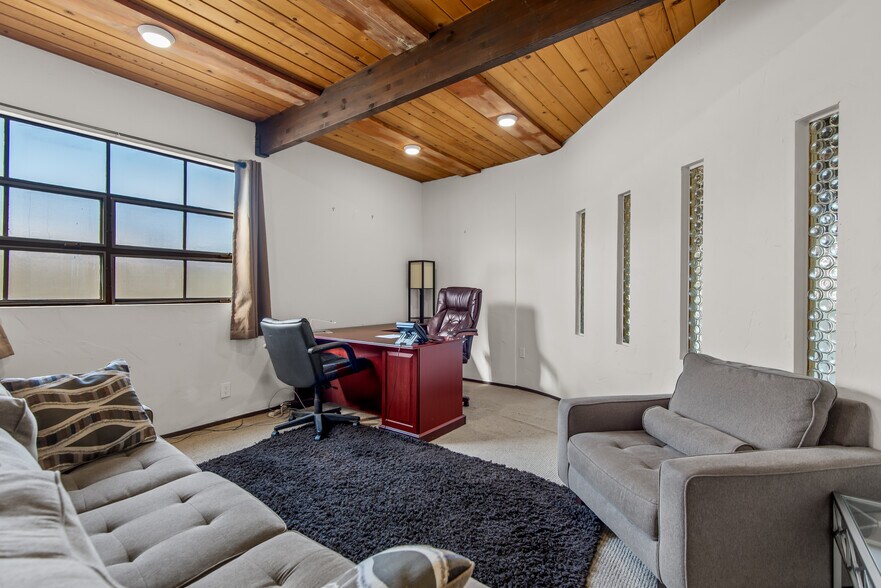 More Photos Of 1108 Tamarind Ave, Los Angeles Loft Creative Space For Lease