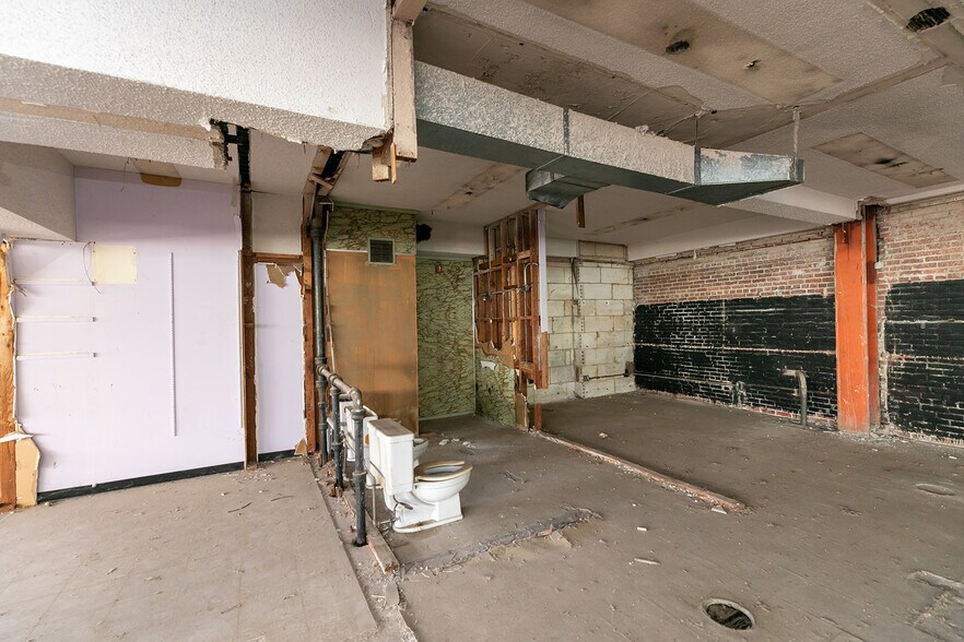 More Photos Of 147 Jefferson Ave, Memphis Office Residential For Sale