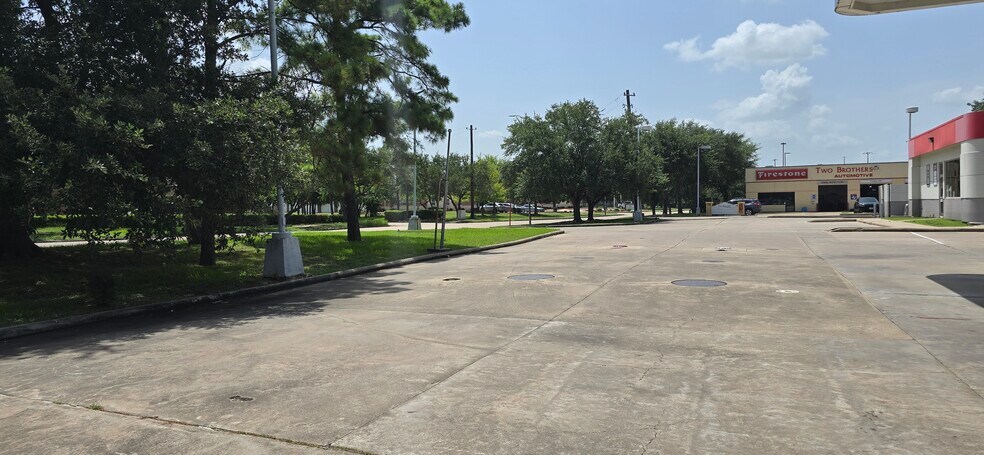 More Photos Of 1190 Clear Lake City Blvd, Houston Convenience Store For Lease