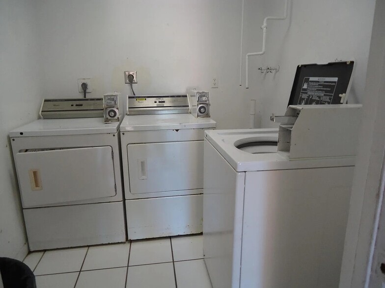 More Photos Of 1111 SW 4th St, Fort Lauderdale Apartments For Sale