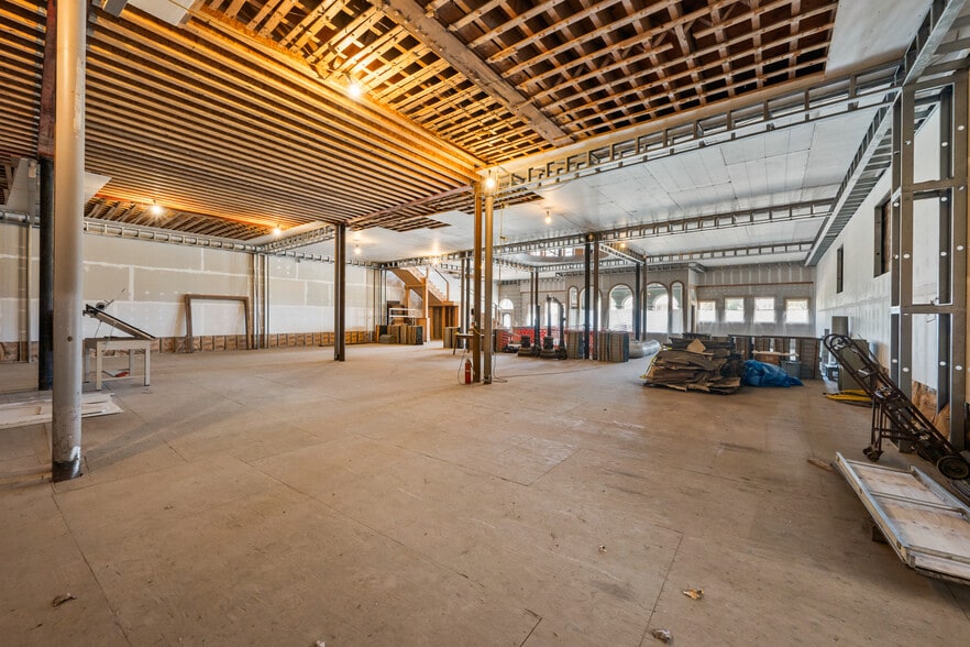 More Photos Of 198-204 Main st, Berlin Specialty For Sale