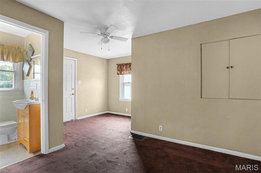 More Photos Of 2112 S Center St, Maryville Restaurant For Sale