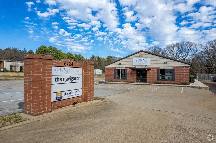 More Photos Of 6724 Paluxy Dr, Tyler Office For Lease
