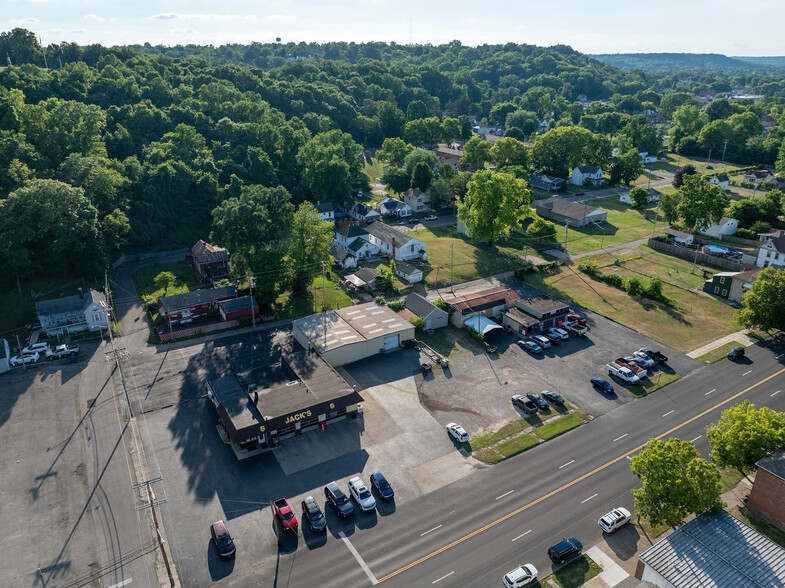 Primary Photo Of 320 S Paint St, Chillicothe Auto Repair For Sale