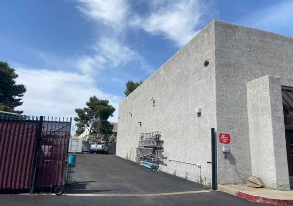 More Photos Of 11036 N 23rd Ave, Phoenix Research And Development For Lease