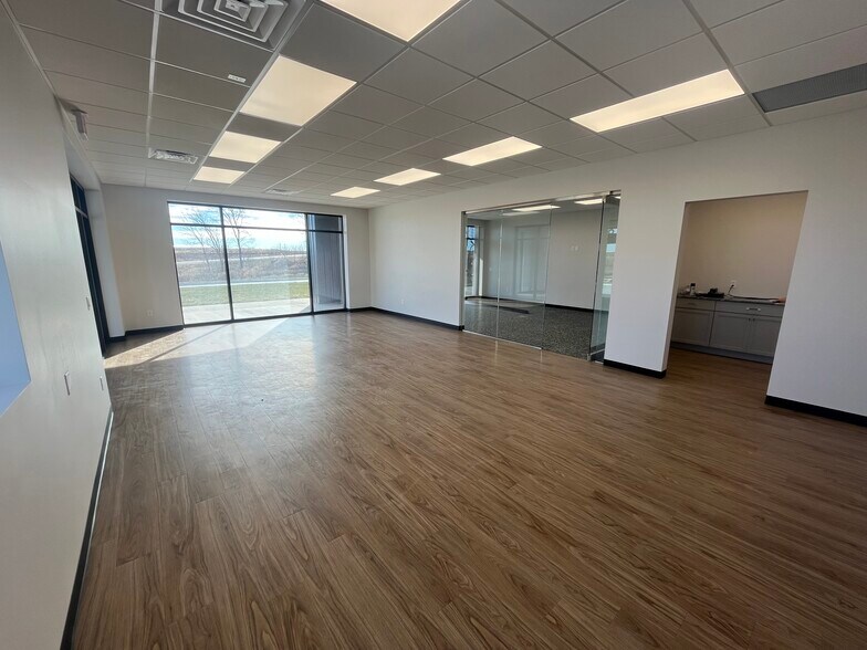 More Photos Of 14218 S 220th St, Gretna Light Distribution For Sale