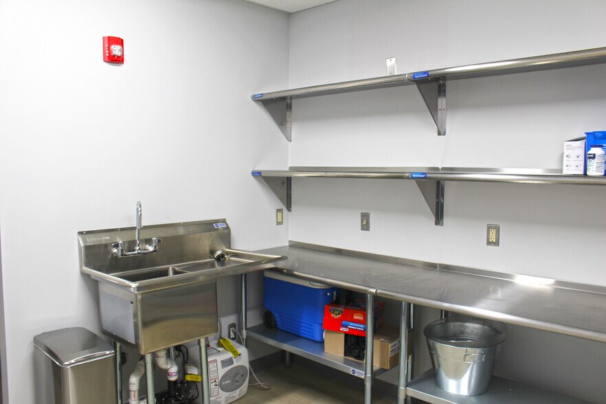 More Photos Of 10003 Derekwood Ln, Lanham Office For Lease