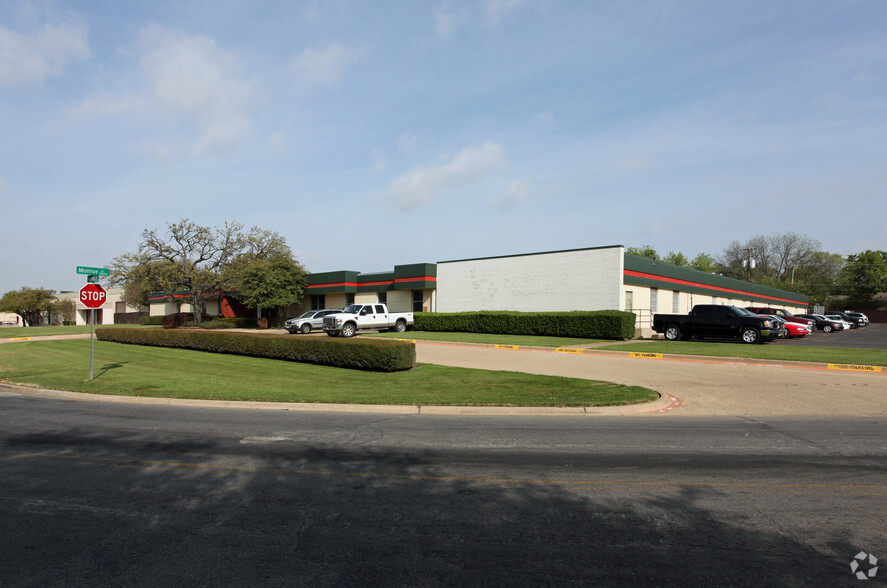 Primary Photo Of 2925 Merrell Rd, Dallas Research And Development For Lease