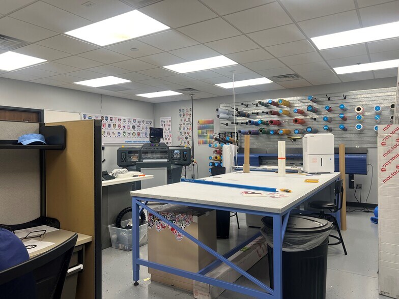 More Photos Of 620 Elizabeth Ct, Brookfield Freestanding For Sale