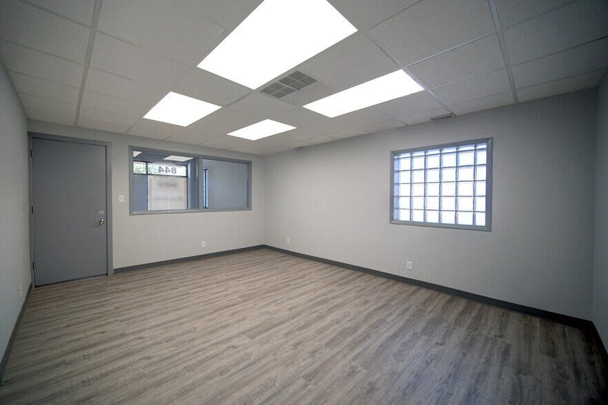 More Photos Of 844 169th St, Hammond Medical For Lease