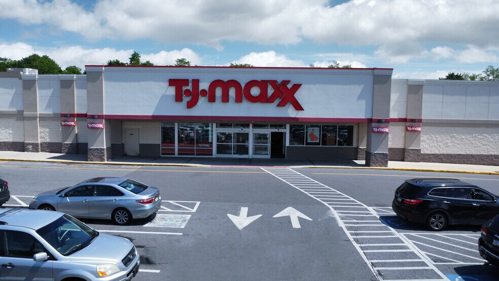 More Photos Of 1320 Lincoln Way E, Chambersburg Unknown For Lease