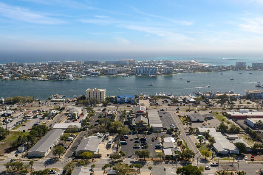 More Photos Of 503 Harbor Blvd, Destin Office For Lease