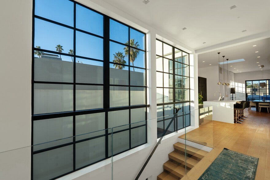 More Photos Of 1346 Abbot Kinney Blvd, Venice Office For Sale