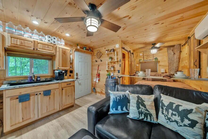 More Photos Of 5340 US-321, Butler Specialty For Sale