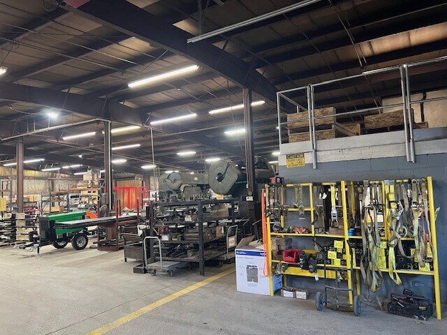 More Photos Of 101 E Chestnut St, Chilton Industrial For Sale