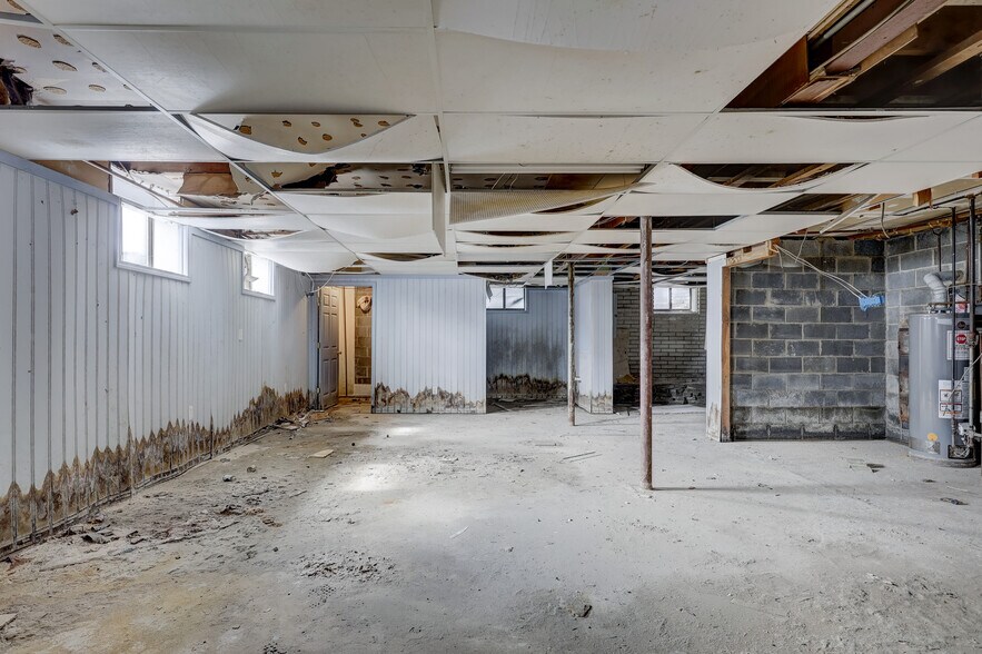 More Photos Of 23919 John R Rd, Hazel Park Freestanding For Sale