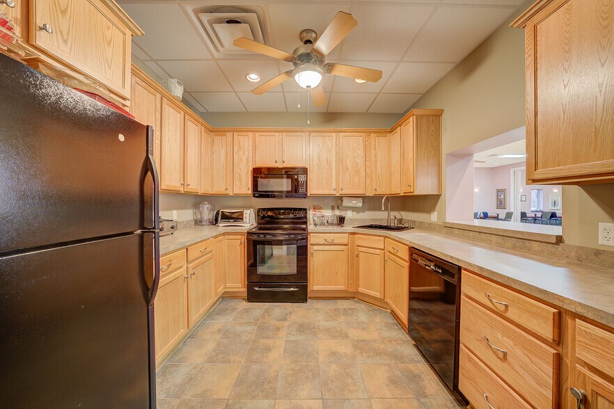 More Photos Of 1129 Thomas Jefferson Rd, Forest General Retail For Sale