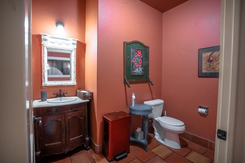 More Photos Of 316 E Wallace St, San Saba General Retail For Sale