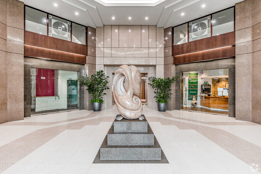 More Photos Of 8100 Boone Blvd, Vienna Office For Sale