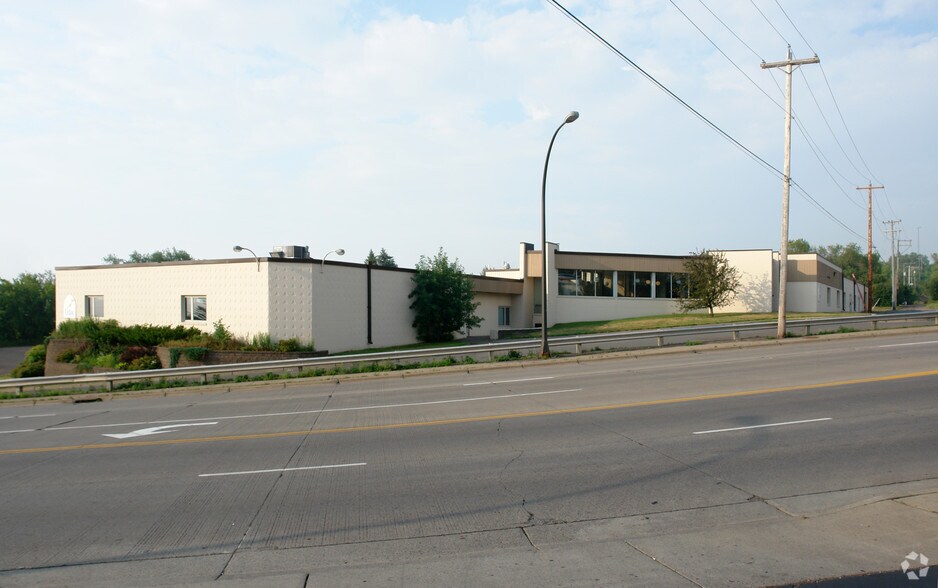 More Photos Of 500 E 10th St, Duluth Service For Lease