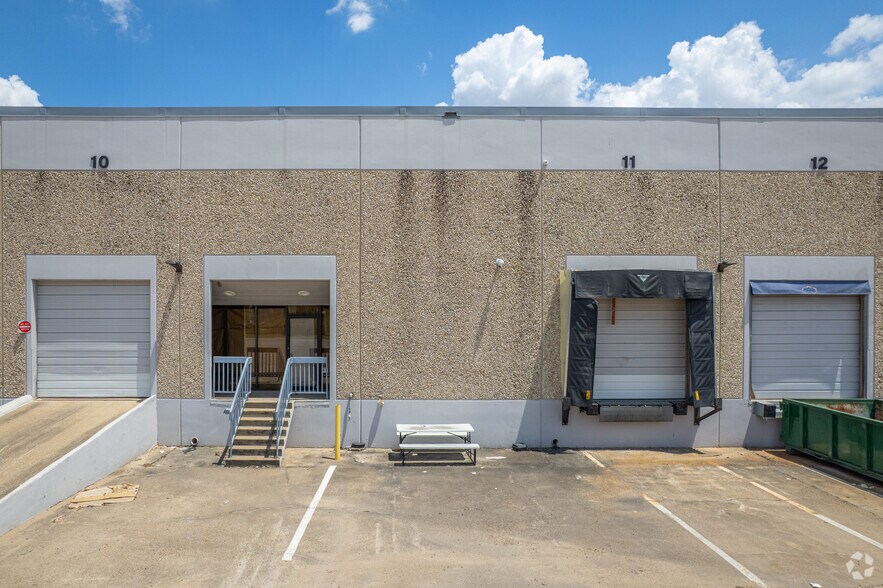 More Photos Of 1930-1998 Afton St, Houston Unknown For Lease