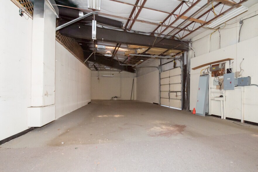 More Photos Of 5810 Kirkwood Hwy, Wilmington Unknown For Lease