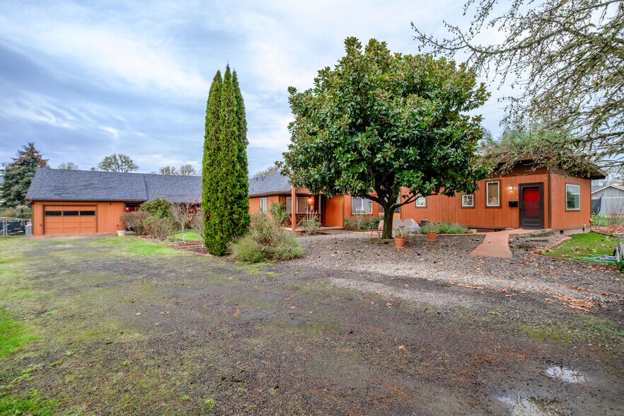 More Photos Of 909 Curry Rd, Roseburg Specialty For Sale
