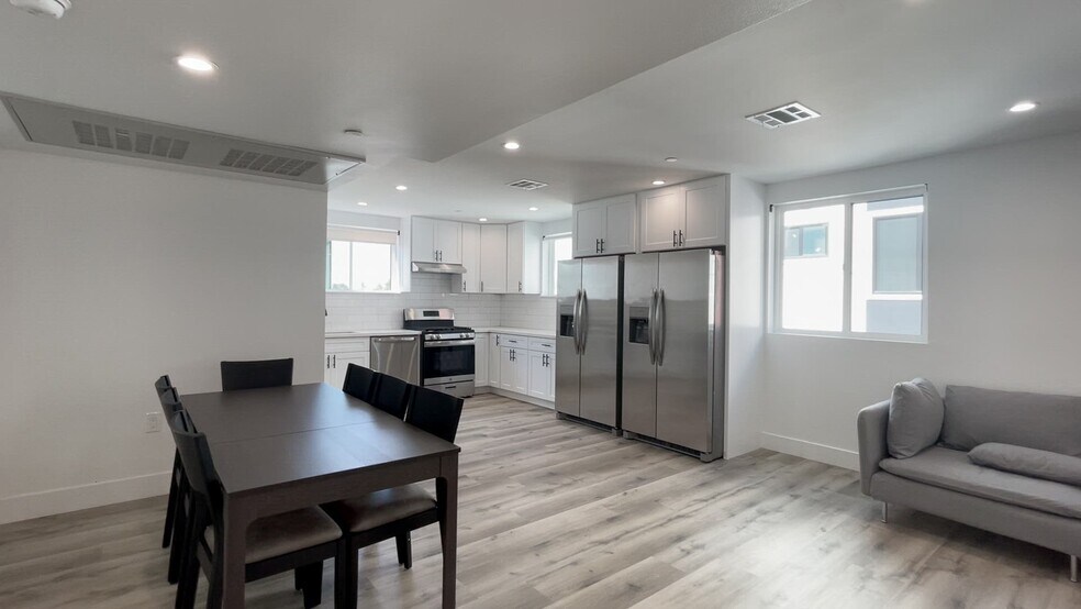 More Photos Of 1326 W 35th Pl, Los Angeles Apartments For Sale