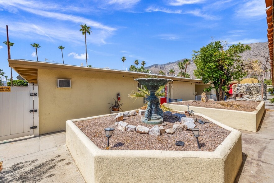More Photos Of 526 S Warm Sands Dr, Palm Springs Hotel For Sale