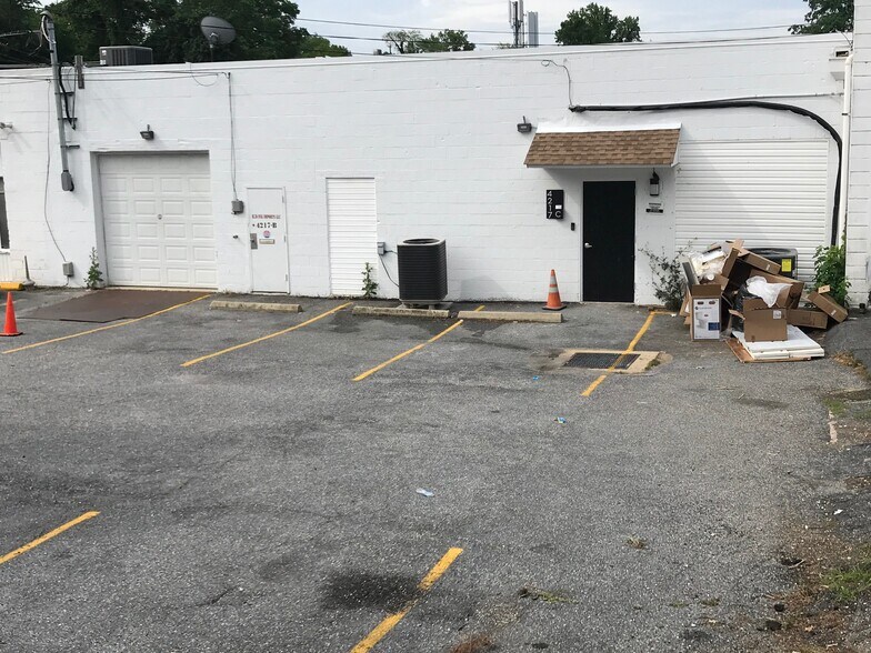 More Photos Of 4217 Howard Ave, Kensington Warehouse For Lease