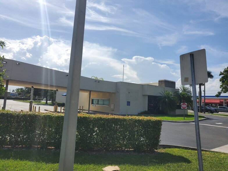 More Photos Of 1750 NE 8th St, Homestead Bank For Sale