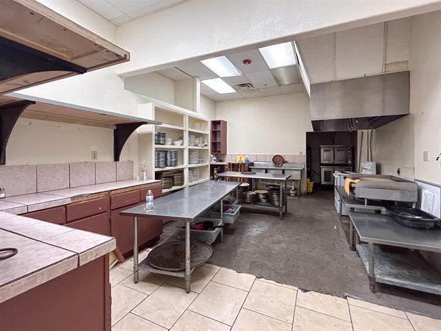 More Photos Of 819 Los Presidentes Ave, Laredo Storefront Retail Office For Sale