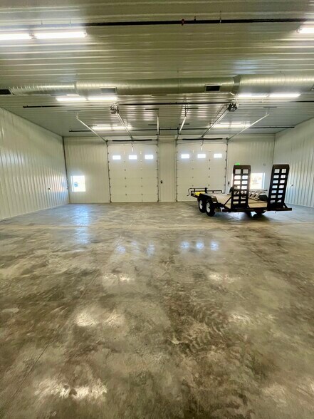 More Photos Of 2010 Fairview st, Centerville Industrial For Lease