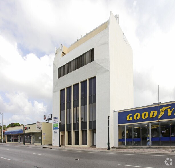 Primary Photo Of 2835 Hollywood Blvd, Hollywood Office For Lease