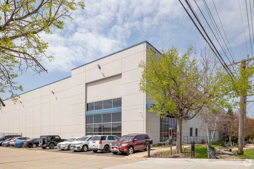 More Photos Of 11101 Franklin Ave, Franklin Park Distribution For Lease