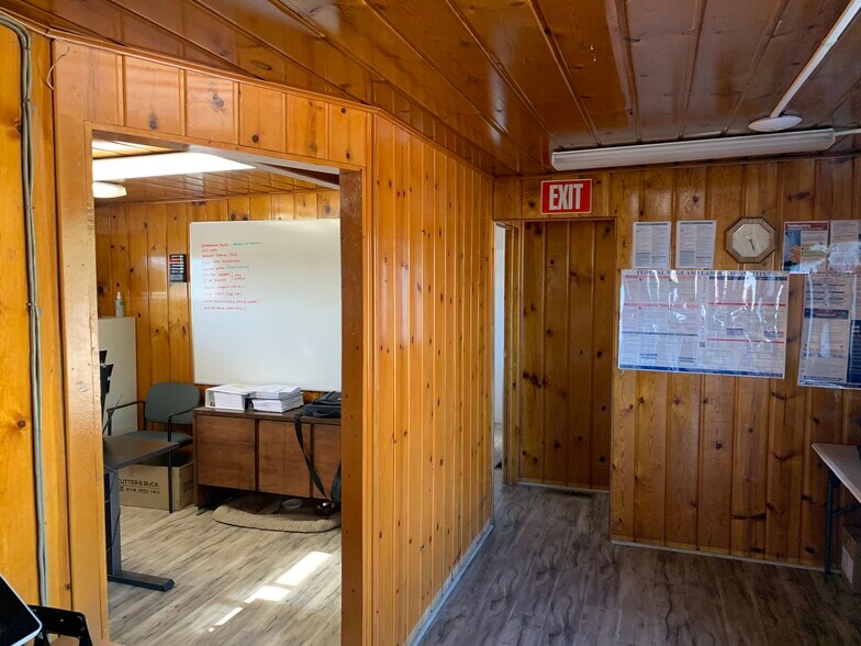 More Photos Of 13521 E Trent Ave, Spokane Light Distribution For Lease