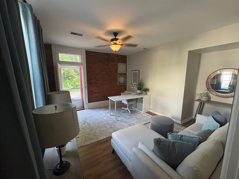 More Photos Of 114 Wellington Pl, Cincinnati Office Residential For Lease