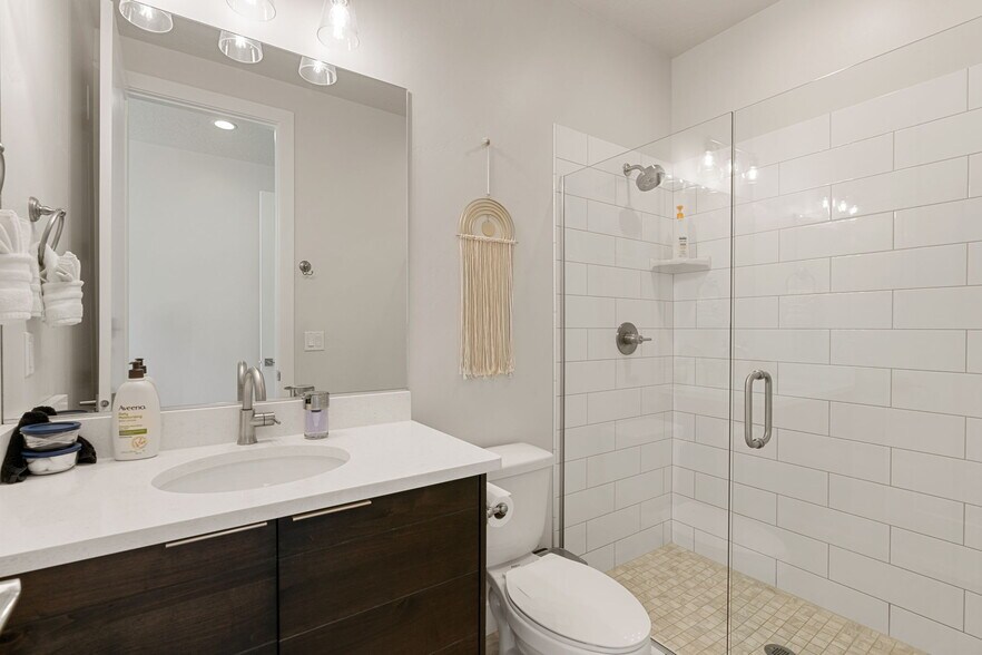 More Photos Of 2248 N Double Eagle Ln, Washington Specialty For Sale