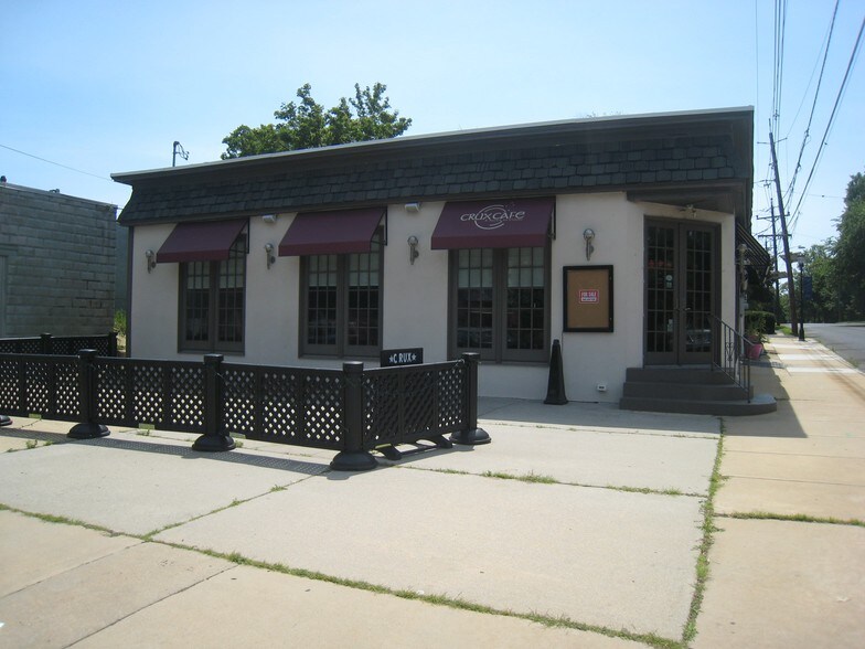 Primary Photo Of 34 W Merchant St, Audubon Restaurant For Sale