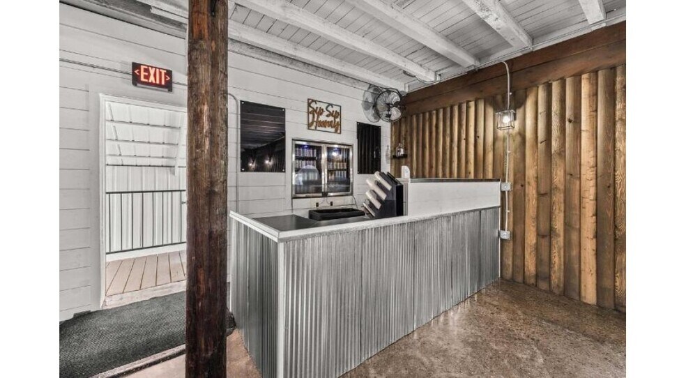 More Photos Of 4340 Pine Rd, Junction City Specialty For Sale