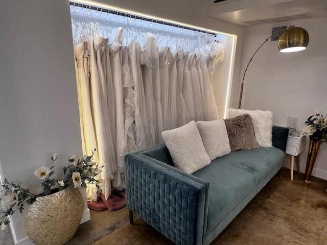 More Photos Of 330 N Western Ave, Los Angeles Storefront Retail Office For Lease