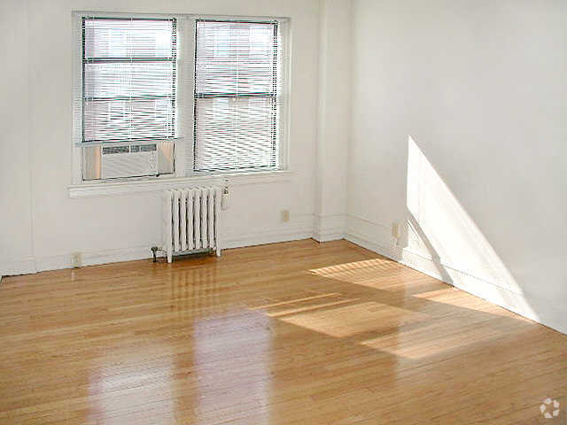 More Photos Of 1841 Columbia Rd NW, Washington Apartments For Lease